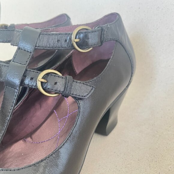 Elegant Black T-Strap Heels - Picture 5 of 12